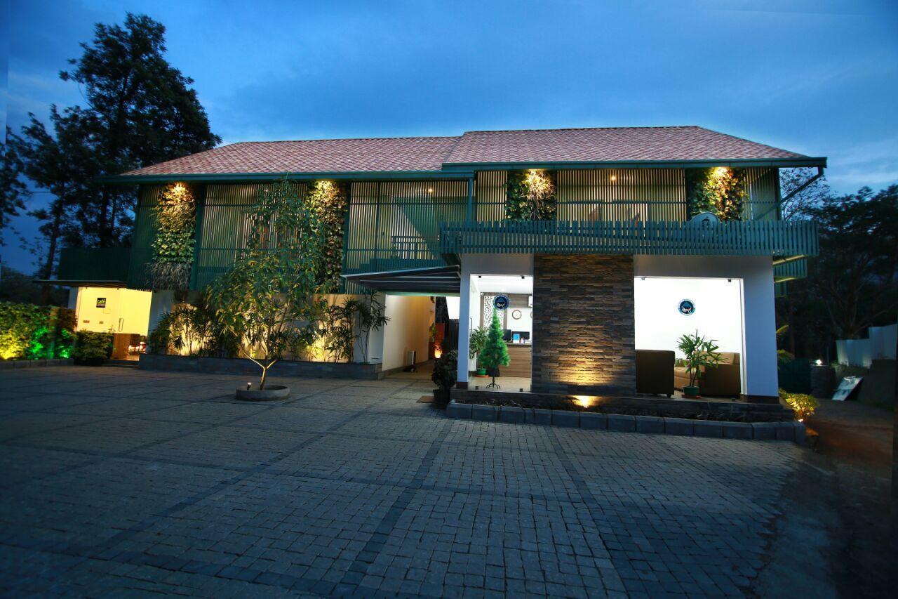 Silver Storm Resort อทิราพาลลี ภายนอก รูปภาพ